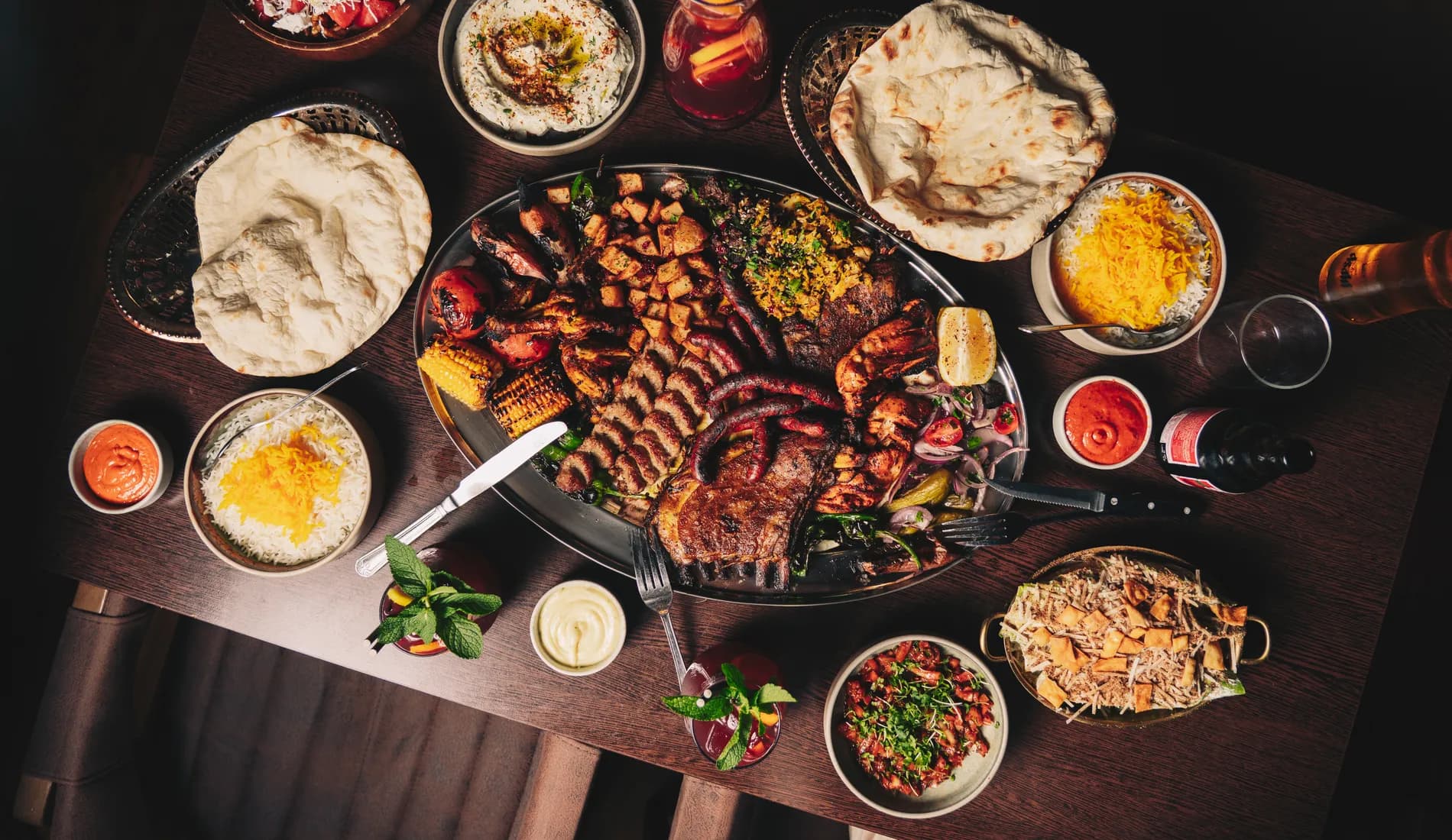 Royâ Mangal charcoal sharing board